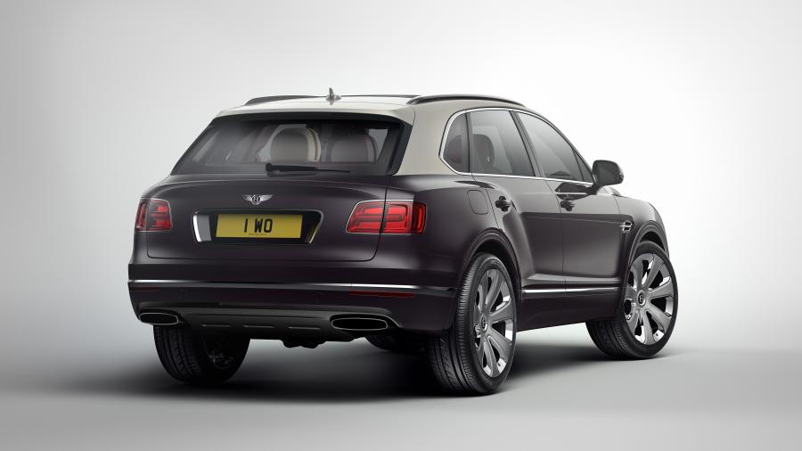  Bentley Bentayga Mulliner 2017 года  (фото 2 из 8)